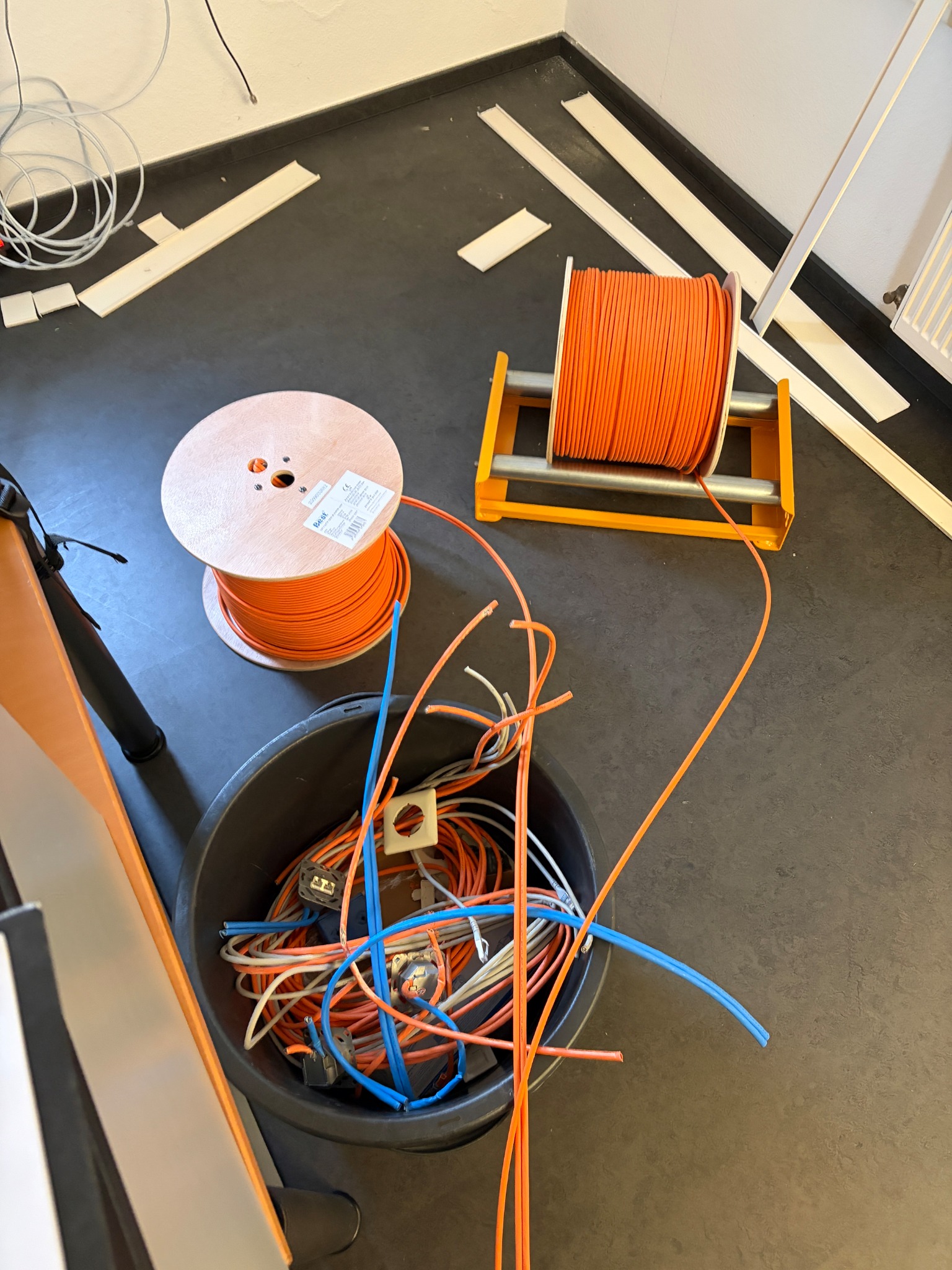 Netzwerkkabel während der Neuverkabelung